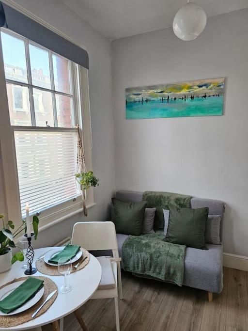 Beautiful And Spacious Flat Лондон Екстериор снимка